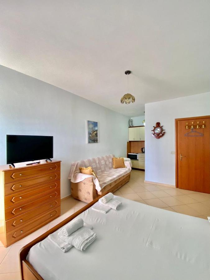 Caramel Sun Studios Apts Sarandë エクステリア 写真